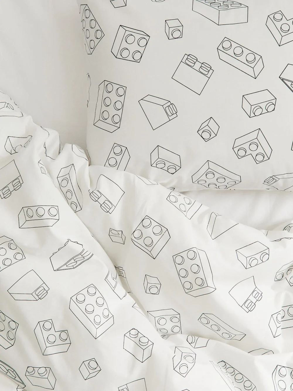 H&M x LEGO black and white TWIN Duvet Cover set includes a pillowcase